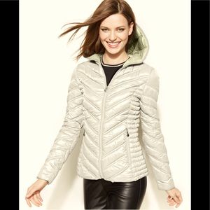 Laundry by Shelli Segal pewter hooded down puffer